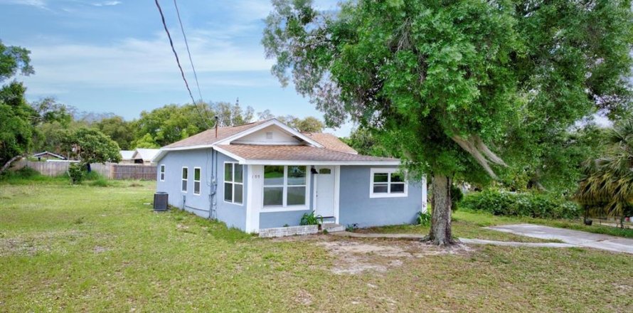 House in Avon Park, Florida 3 bedrooms, 124.67 sq.m. № 2205540