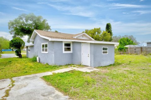 House in Avon Park, Florida 3 bedrooms, 124.67 sq.m. № 2205540 - photo 8