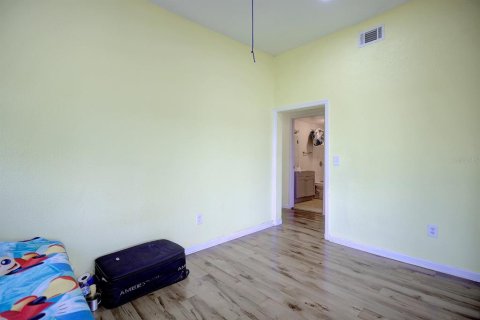 House in Avon Park, Florida 3 bedrooms, 124.67 sq.m. № 2205540 - photo 14