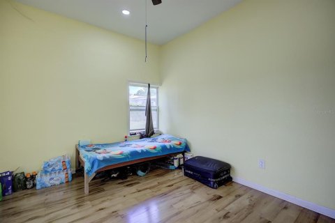 House in Avon Park, Florida 3 bedrooms, 124.67 sq.m. № 2205540 - photo 13