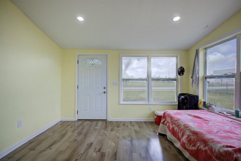 House in Avon Park, Florida 3 bedrooms, 124.67 sq.m. № 2205540 - photo 10