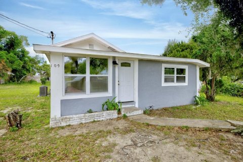 House in Avon Park, Florida 3 bedrooms, 124.67 sq.m. № 2205540 - photo 2