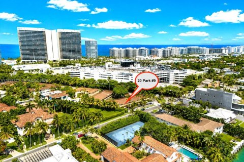Condo in Bal Harbour, Florida, 1 bedroom  № 2086885 - photo 6