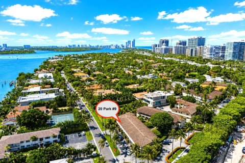 Condo in Bal Harbour, Florida, 1 bedroom  № 2086885 - photo 7