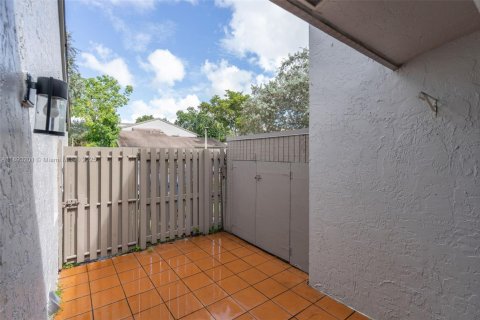 Condo in Miami, Florida, 3 bedrooms  № 1945090 - photo 24