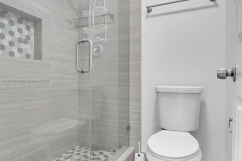 Condo in Miami, Florida, 3 bedrooms  № 1945090 - photo 16