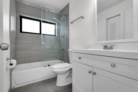 Condo in Miami, Florida, 3 bedrooms  № 1945090 - photo 21