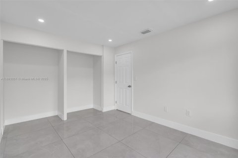 Condo in Miami, Florida, 3 bedrooms  № 1945090 - photo 23