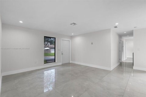 Condo in Miami, Florida, 3 bedrooms  № 1945090 - photo 6