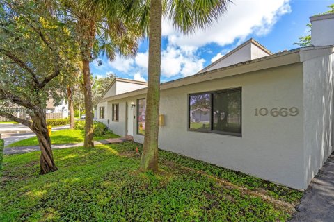Condo in Miami, Florida, 3 bedrooms  № 1945090 - photo 3