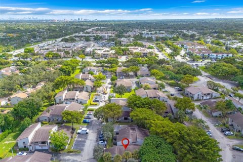 Condo in Miami, Florida, 3 bedrooms  № 1945090 - photo 27