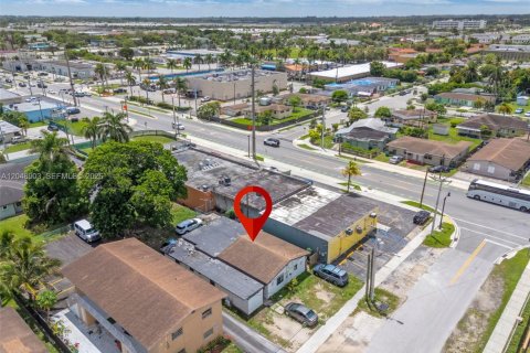 Villa ou maison à louer à Homestead, Floride: 33.91 m2 № 2190482 - photo 11