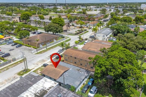 Villa ou maison à louer à Homestead, Floride: 33.91 m2 № 2190482 - photo 15