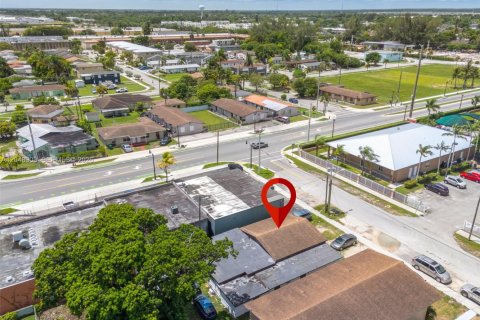 Villa ou maison à louer à Homestead, Floride: 33.91 m2 № 2190482 - photo 16