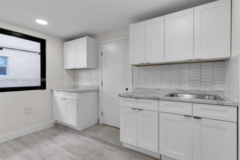 Villa ou maison à louer à Homestead, Floride: 33.91 m2 № 2190482 - photo 6