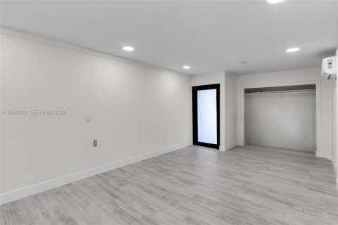 Villa ou maison à louer à Homestead, Floride: 33.91 m2 № 2190482 - photo 3
