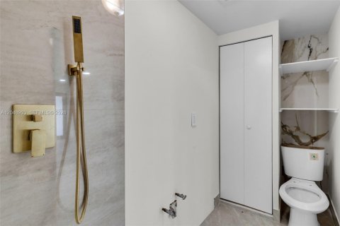Villa ou maison à louer à Homestead, Floride: 33.91 m2 № 2190482 - photo 8