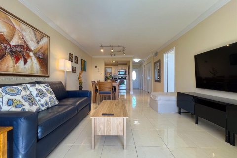 Condo in Pembroke Pines, Florida, 1 bedroom  № 1764440 - photo 6