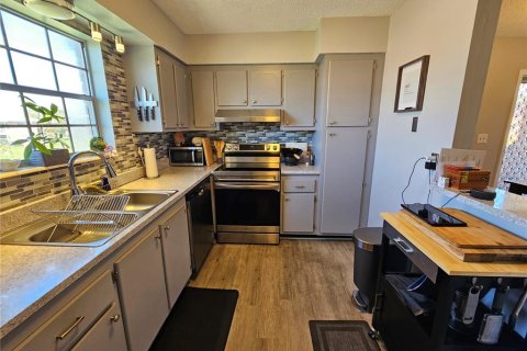 Condominio en venta en Saint Petersburg, Florida, 2 dormitorios, 99.87 m2 № 1733701 - foto 9