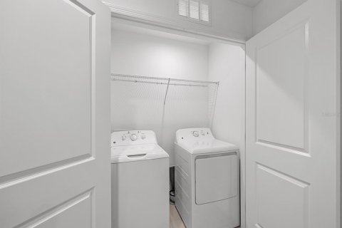 Adosado en alquiler en Sarasota, Florida, 3 dormitorios, 131.64 m2 № 1873311 - foto 18