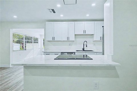 House in Beverly Hills, Florida 2 bedrooms, 116.5 sq.m. № 2391338 - photo 5