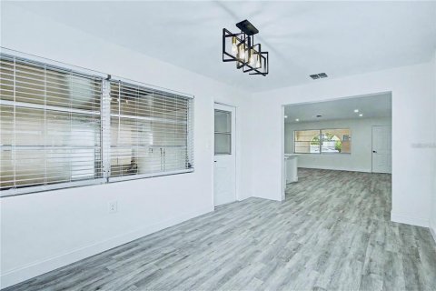 House in Beverly Hills, Florida 2 bedrooms, 116.5 sq.m. № 2391338 - photo 8