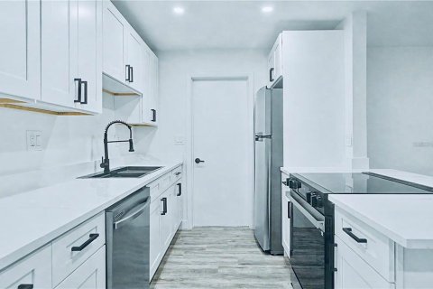 House in Beverly Hills, Florida 2 bedrooms, 116.5 sq.m. № 2391338 - photo 6