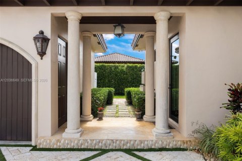 Villa ou maison à vendre à Miami, Floride: 5 chambres № 2085056 - photo 4