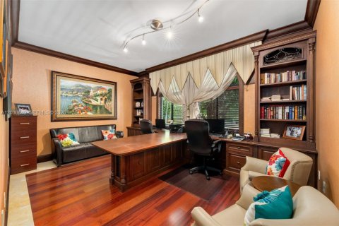 Villa ou maison à vendre à Miami, Floride: 5 chambres № 2085056 - photo 20