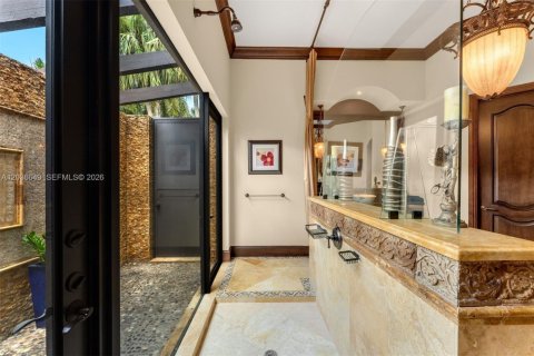 Villa ou maison à vendre à Miami, Floride: 5 chambres № 2085056 - photo 24