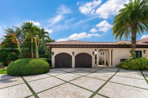 Villa ou maison à vendre à Miami, Floride: 5 chambres № 2085056 - photo 3