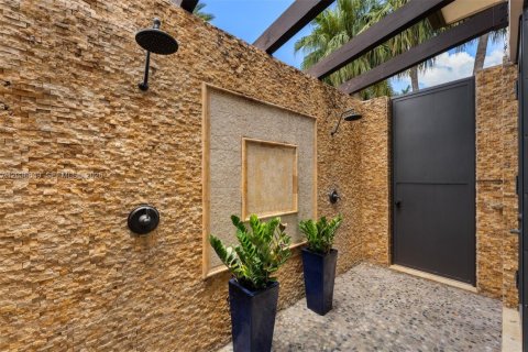 Villa ou maison à vendre à Miami, Floride: 5 chambres № 2085056 - photo 25