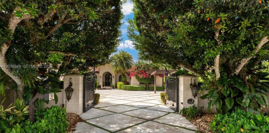 Villa ou maison à Miami, Floride 5 chambres № 2085056