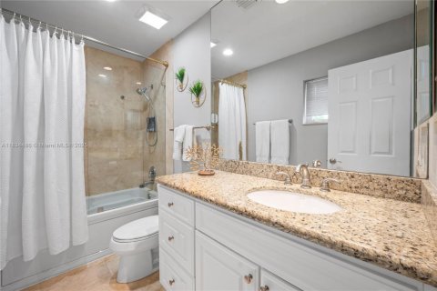 House in Fort Lauderdale, Florida 5 bedrooms, 284.56 sq.m. № 1836340 - photo 26