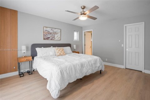 House in Fort Lauderdale, Florida 5 bedrooms, 284.56 sq.m. № 1836340 - photo 20