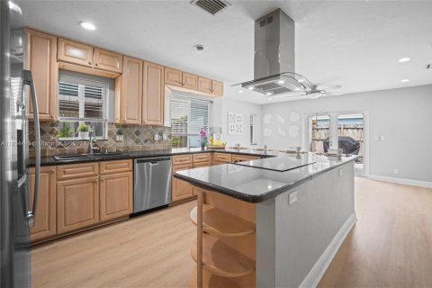 House in Fort Lauderdale, Florida 5 bedrooms, 284.56 sq.m. № 1836340 - photo 28