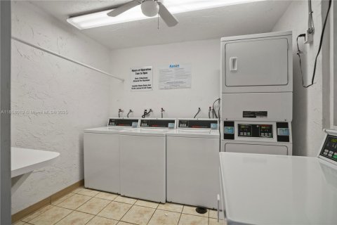 Condo in Margate, Florida, 1 bedroom  № 1882445 - photo 25
