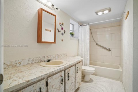 Condo in Margate, Florida, 1 bedroom  № 1882445 - photo 14