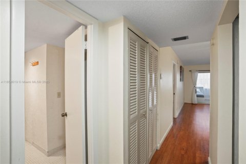 Condo in Margate, Florida, 1 bedroom  № 1882445 - photo 7