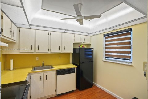 Condo in Margate, Florida, 1 bedroom  № 1882445 - photo 10