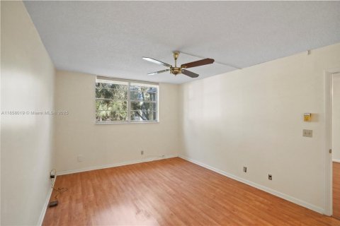 Condo in Margate, Florida, 1 bedroom  № 1882445 - photo 22