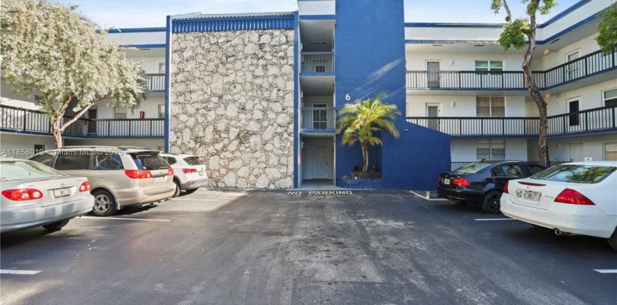 Condo in Margate, Florida, 1 bedroom № 1882445