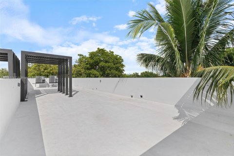 Villa ou maison à vendre à Miami, Floride: 3 chambres, 208.75 m2 № 1645181 - photo 23