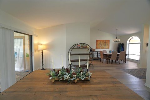 House in Seffner, Florida 4 bedrooms, 208.84 sq.m. № 1918090 - photo 12