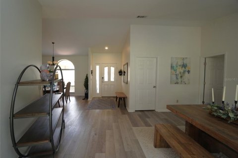House in Seffner, Florida 4 bedrooms, 208.84 sq.m. № 1918090 - photo 11