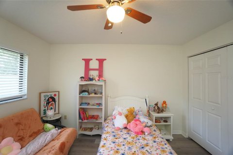 House in Seffner, Florida 4 bedrooms, 208.84 sq.m. № 1918090 - photo 17