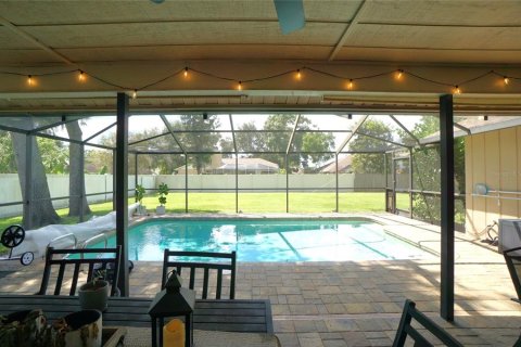 House in Seffner, Florida 4 bedrooms, 208.84 sq.m. № 1918090 - photo 26