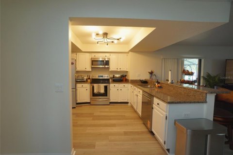 House in Seffner, Florida 4 bedrooms, 208.84 sq.m. № 1918090 - photo 4