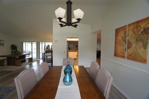 House in Seffner, Florida 4 bedrooms, 208.84 sq.m. № 1918090 - photo 14