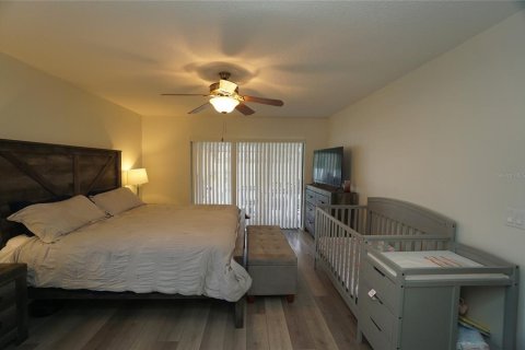House in Seffner, Florida 4 bedrooms, 208.84 sq.m. № 1918090 - photo 21